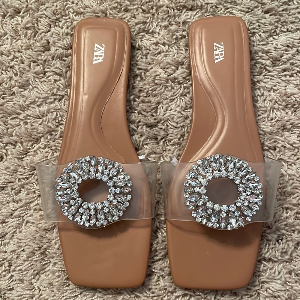 NWOT never worn Zara flat sandals